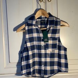 NWT WILD FABLE SLEEVELESS FLANNEL SHIRT